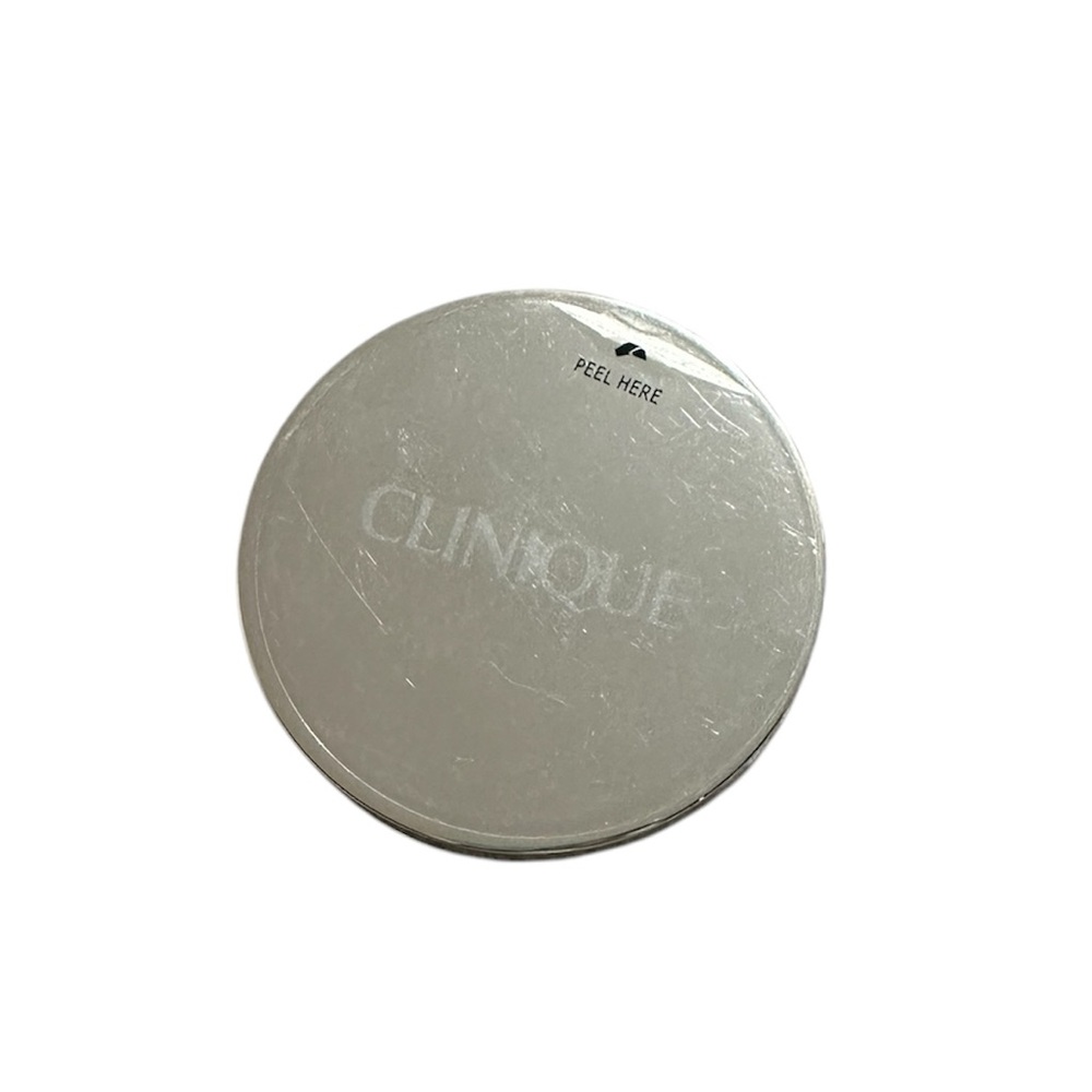 Clinique Superpowder Makeup🧡